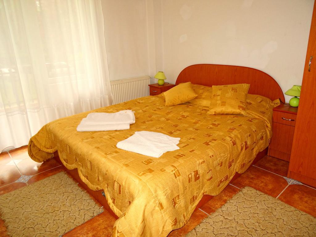 Club Topaz Apartments Neptun Room photo
