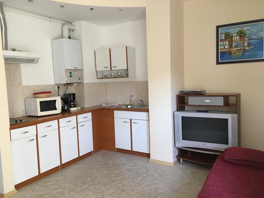 Club Topaz Apartments Neptun Room photo